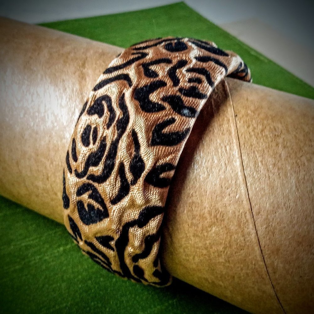 Black & Bronze Fabric Fashion Bangle